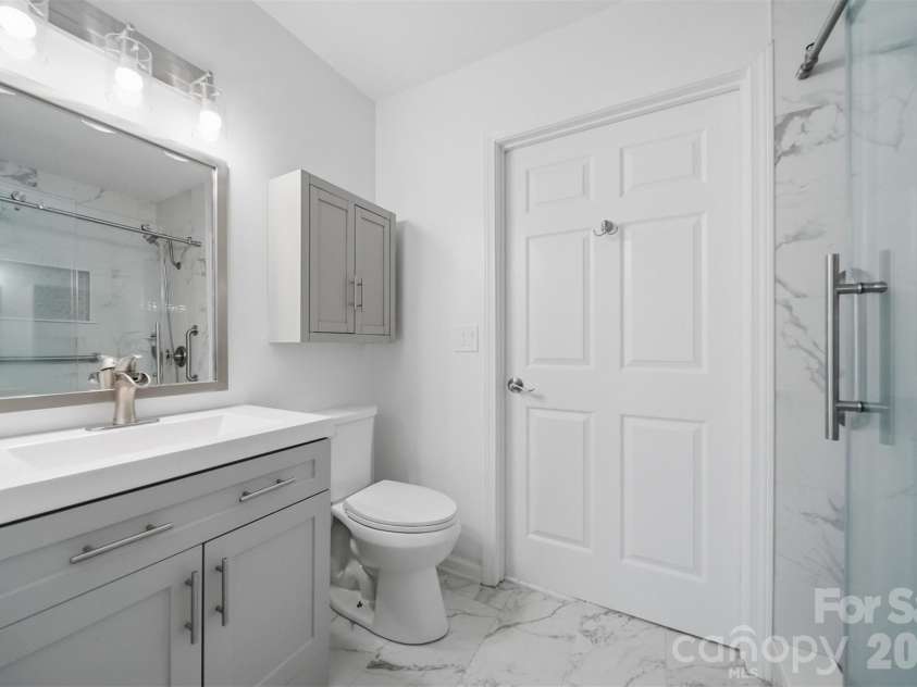 115 23rd Street, Hickory, NC 28601.  MLS# CAR4400669, YatesRealty ID 36589. 