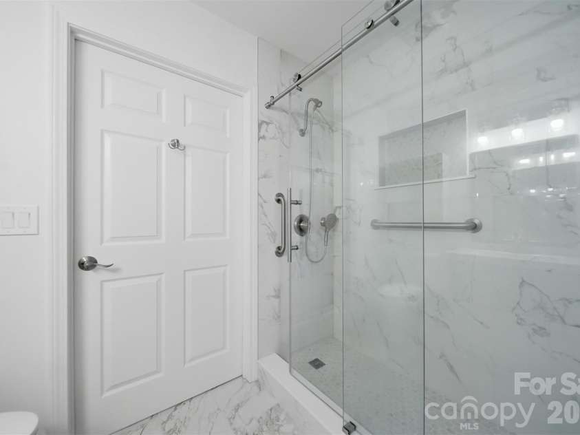 115 23rd Street, Hickory, NC 28601.  MLS# CAR4400669, YatesRealty ID 36589. 