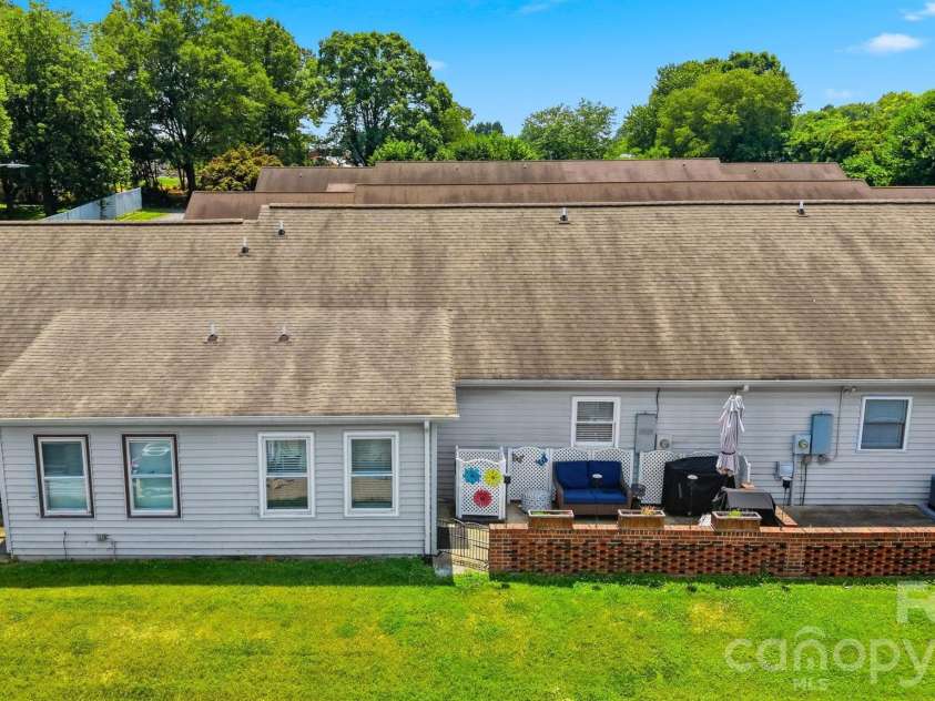 115 23rd Street, Hickory, NC 28601.  MLS# CAR4400669, YatesRealty ID 36589. 