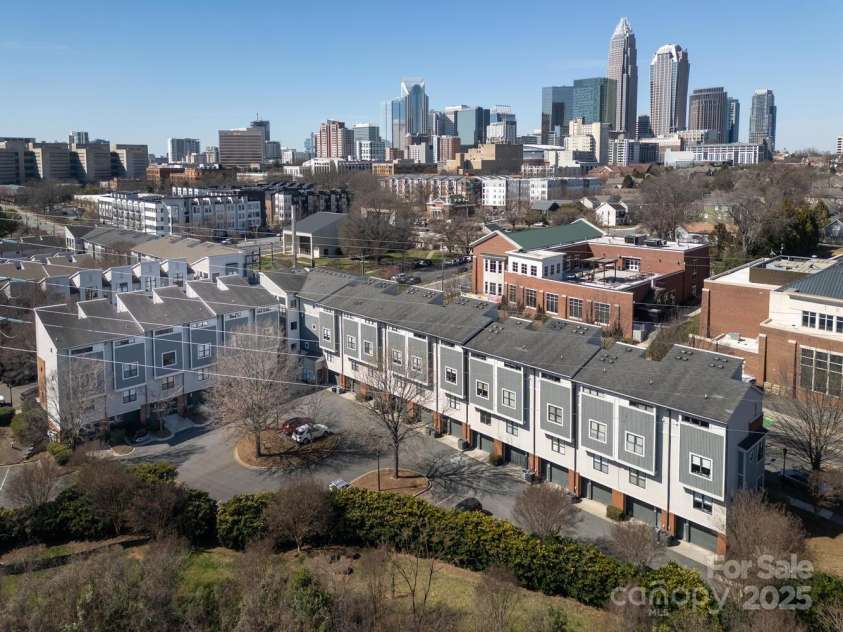 530 Mcdowell Street, Charlotte, NC 28204.  MLS# CAR4226196, YatesRealty ID 3659. 