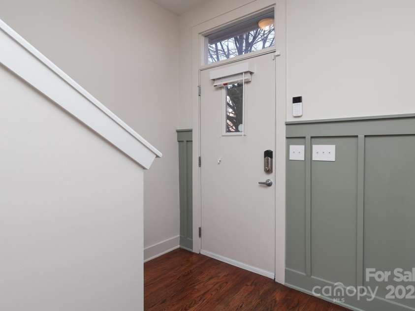 530 Mcdowell Street, Charlotte, NC 28204.  MLS# CAR4226196, YatesRealty ID 3659. 