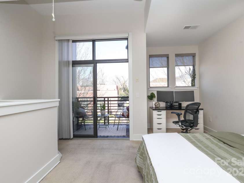 530 Mcdowell Street, Charlotte, NC 28204.  MLS# CAR4226196, YatesRealty ID 3659. 