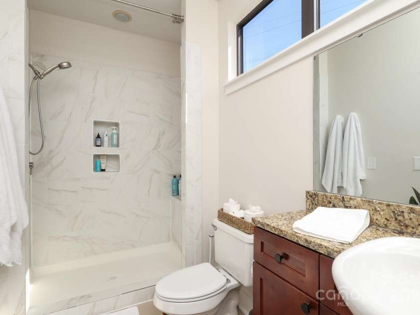 530 Mcdowell Street, Charlotte, NC 28204.  MLS# CAR4226196, YatesRealty ID 3659. 