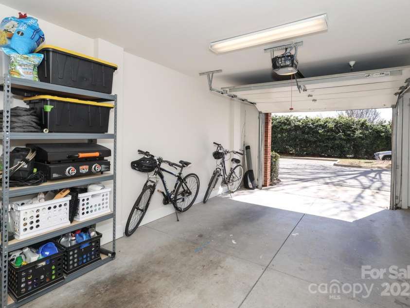 530 Mcdowell Street, Charlotte, NC 28204.  MLS# CAR4226196, YatesRealty ID 3659. 