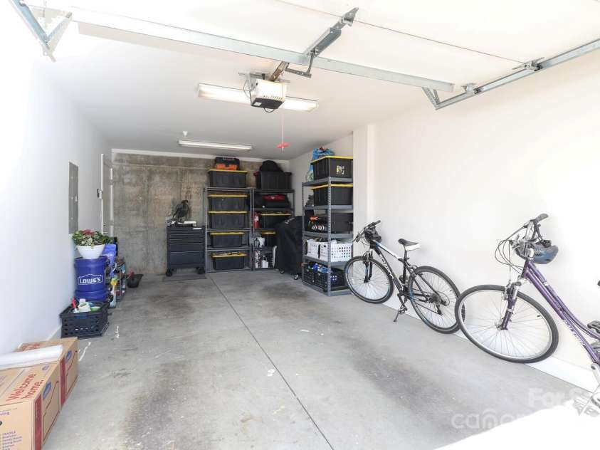 530 Mcdowell Street, Charlotte, NC 28204.  MLS# CAR4226196, YatesRealty ID 3659. 