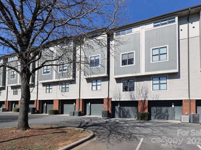 530 Mcdowell Street, Charlotte, NC 28204.  MLS# CAR4226196, YatesRealty ID 3659. 