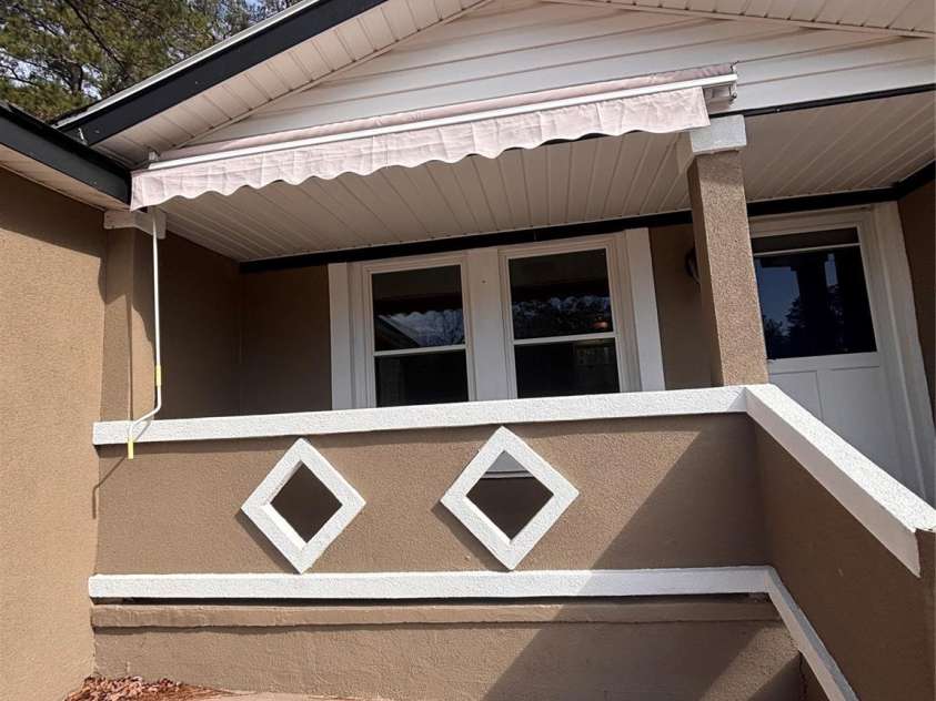 709 Meadowlake Drive, Columbia, SC 29203.  MLS# CAR4342756, YatesRealty ID 3659. 