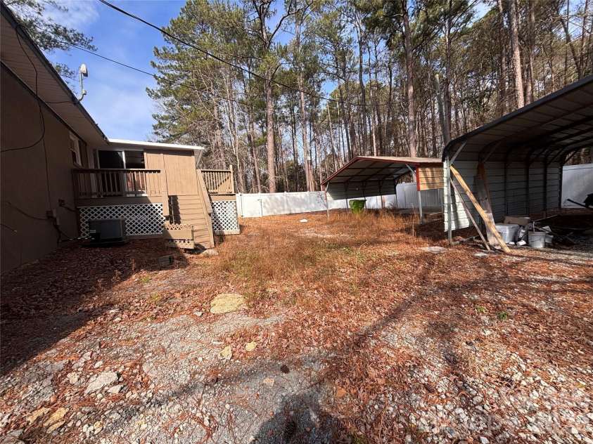 709 Meadowlake Drive, Columbia, SC 29203.  MLS# CAR4342756, YatesRealty ID 3659. 