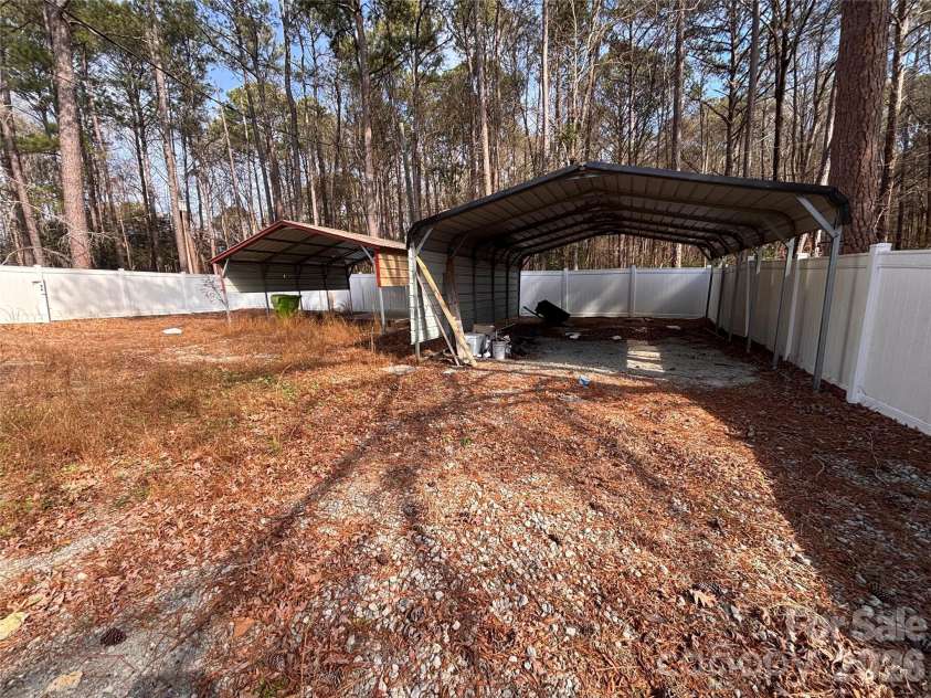 709 Meadowlake Drive, Columbia, SC 29203.  MLS# CAR4342756, YatesRealty ID 3659. 