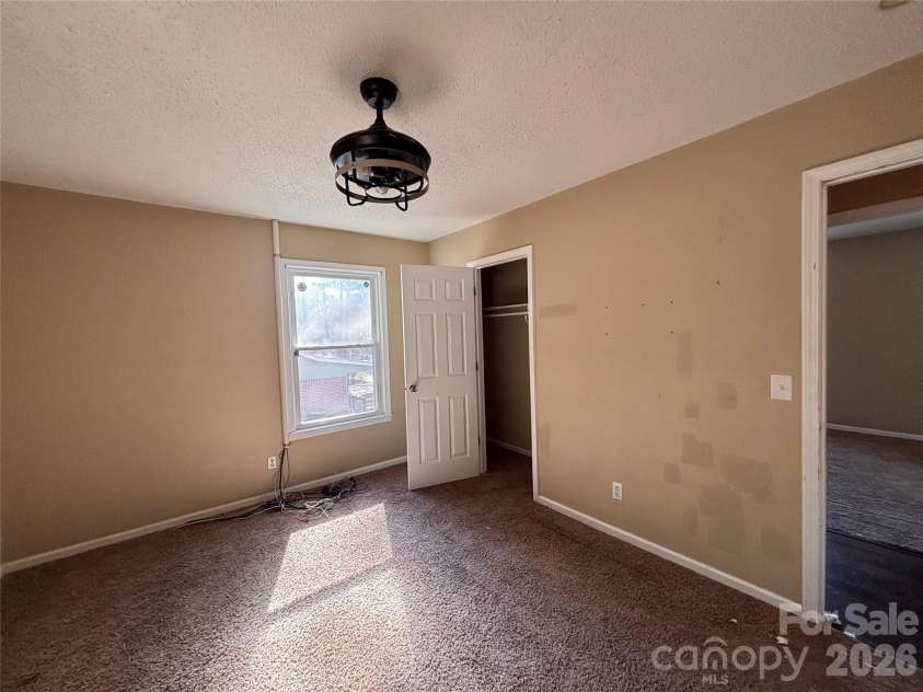 709 Meadowlake Drive, Columbia, SC 29203.  MLS# CAR4342756, YatesRealty ID 3659. 