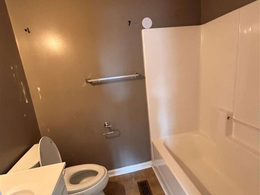 709 Meadowlake Drive, Columbia, SC 29203.  MLS# CAR4342756, YatesRealty ID 3659. 