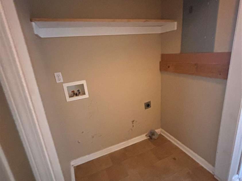 709 Meadowlake Drive, Columbia, SC 29203.  MLS# CAR4342756, YatesRealty ID 3659. 