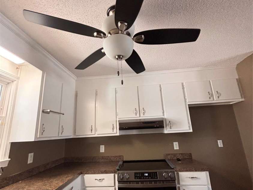 709 Meadowlake Drive, Columbia, SC 29203.  MLS# CAR4342756, YatesRealty ID 3659. 