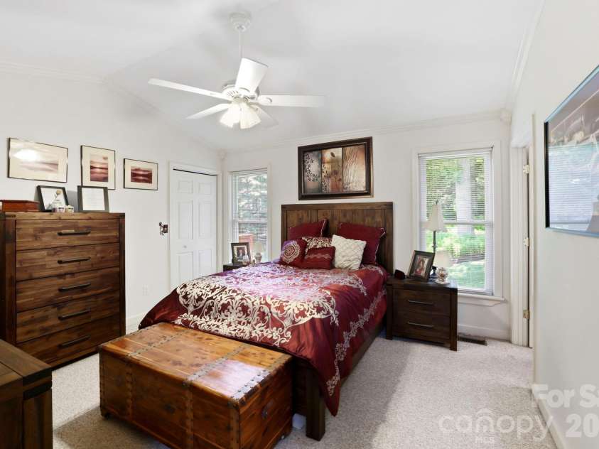 81 Chestnut Lane, Hendersonville, NC 28792.  MLS# CAR4401616, YatesRealty ID 36590. 