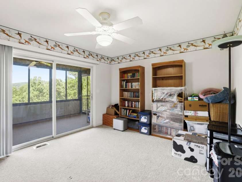 81 Chestnut Lane, Hendersonville, NC 28792.  MLS# CAR4401616, YatesRealty ID 36590. 