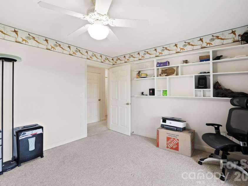 81 Chestnut Lane, Hendersonville, NC 28792.  MLS# CAR4401616, YatesRealty ID 36590. 