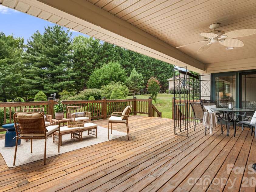3 Bombay Court, Candler, NC 28715.  MLS# CAR4394781, YatesRealty ID 36592. 