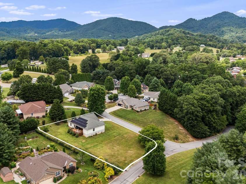 3 Bombay Court, Candler, NC 28715.  MLS# CAR4394781, YatesRealty ID 36592. 