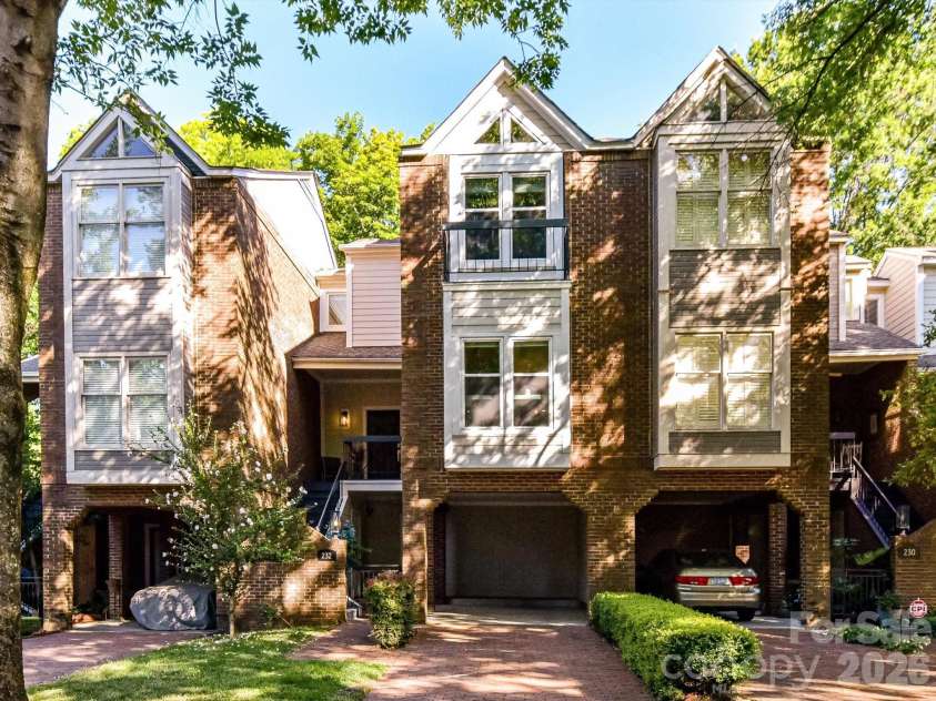 232 Clarkson Street, Charlotte, NC 28202.  MLS# CAR4394302, YatesRealty ID 36595. 