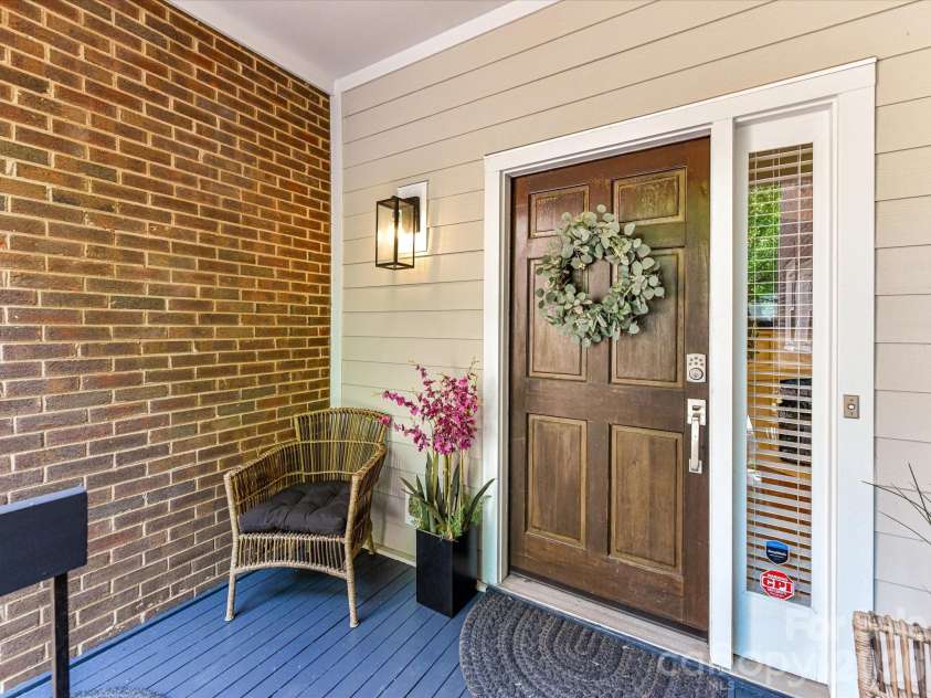 232 Clarkson Street, Charlotte, NC 28202.  MLS# CAR4394302, YatesRealty ID 36595. 
