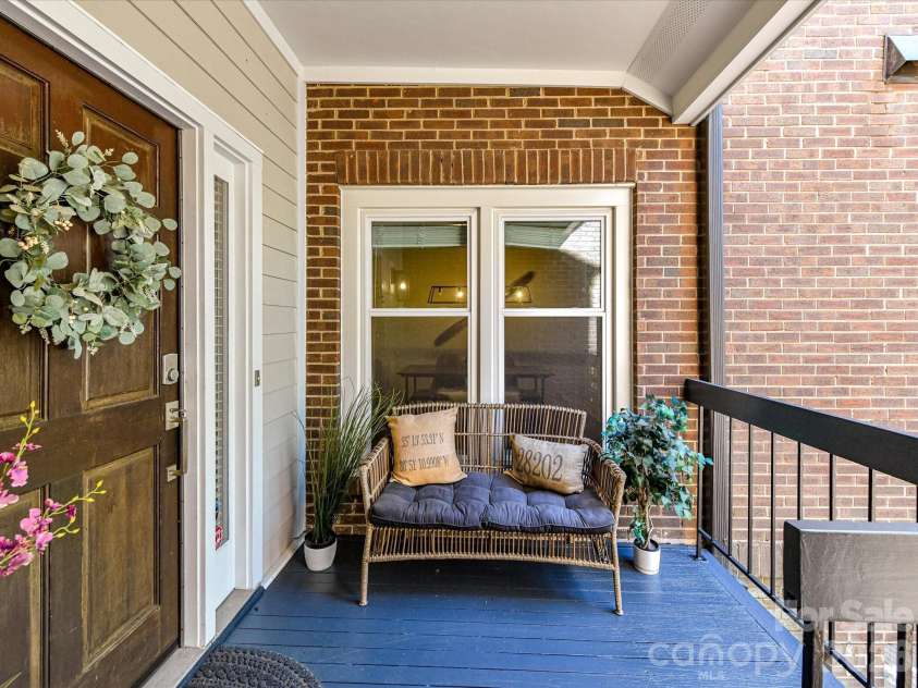 232 Clarkson Street, Charlotte, NC 28202.  MLS# CAR4394302, YatesRealty ID 36595. 
