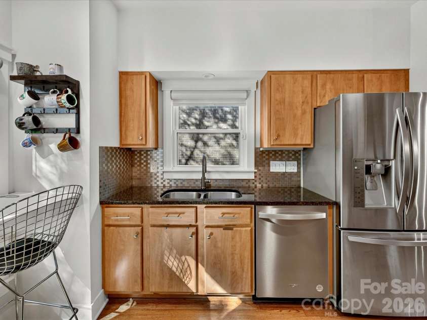 232 Clarkson Street, Charlotte, NC 28202.  MLS# CAR4394302, YatesRealty ID 36595. 