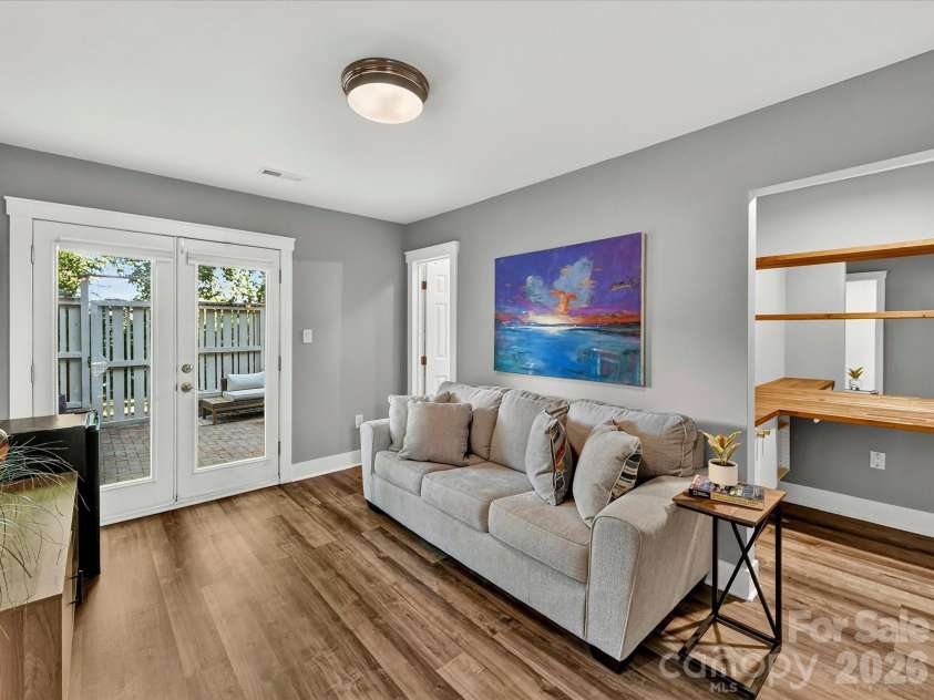 232 Clarkson Street, Charlotte, NC 28202.  MLS# CAR4394302, YatesRealty ID 36595. 
