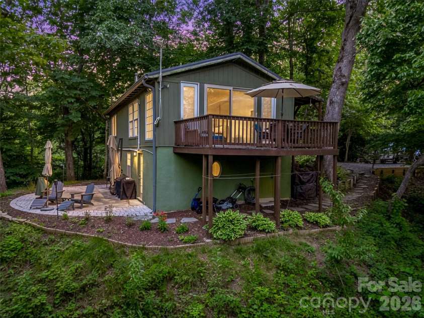 20 Kimberly Road, Black Mountain, NC 28711.  MLS# CAR4400937, YatesRealty ID 36599. 