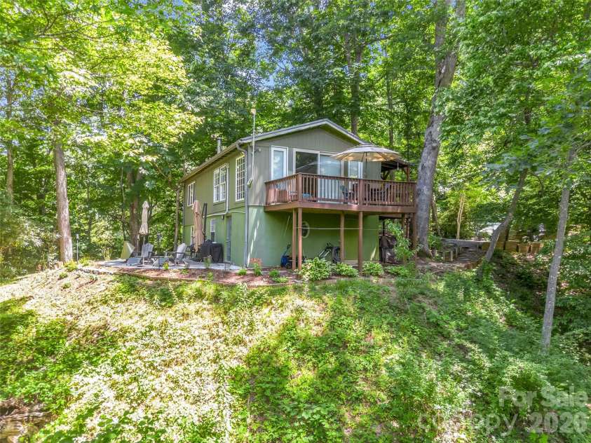20 Kimberly Road, Black Mountain, NC 28711.  MLS# CAR4400937, YatesRealty ID 36599. 