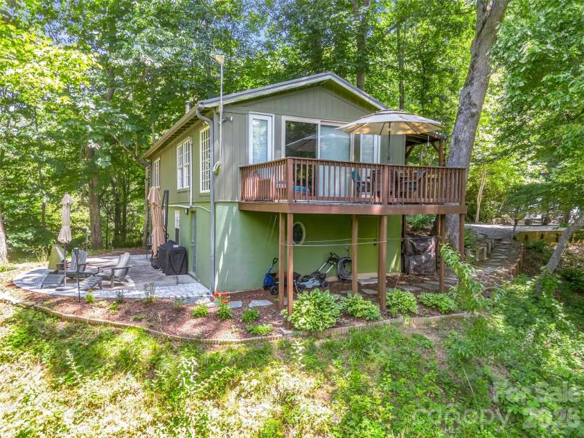 20 Kimberly Road, Black Mountain, NC 28711.  MLS# CAR4400937, YatesRealty ID 36599. 