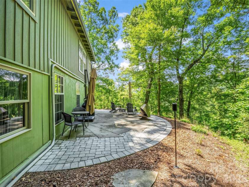 20 Kimberly Road, Black Mountain, NC 28711.  MLS# CAR4400937, YatesRealty ID 36599. 