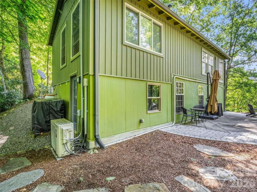 20 Kimberly Road, Black Mountain, NC 28711.  MLS# CAR4400937, YatesRealty ID 36599. 