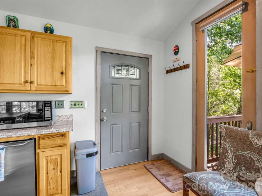 20 Kimberly Road, Black Mountain, NC 28711.  MLS# CAR4400937, YatesRealty ID 36599. 