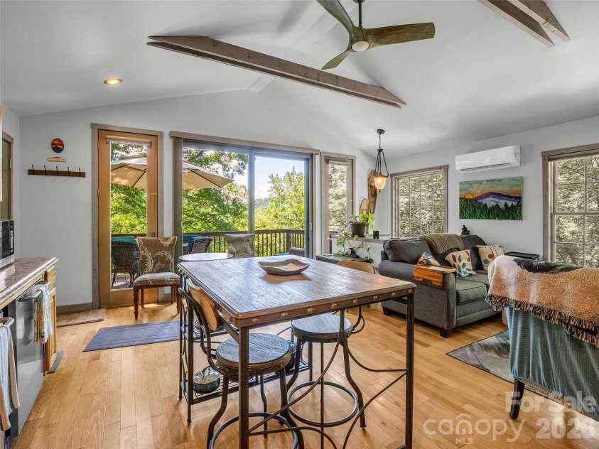 20 Kimberly Road, Black Mountain, NC 28711.  MLS# CAR4400937, YatesRealty ID 36599. 