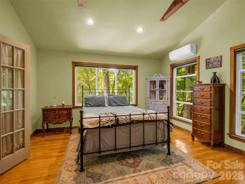 20 Kimberly Road, Black Mountain, NC 28711.  MLS# CAR4400937, YatesRealty ID 36599. 