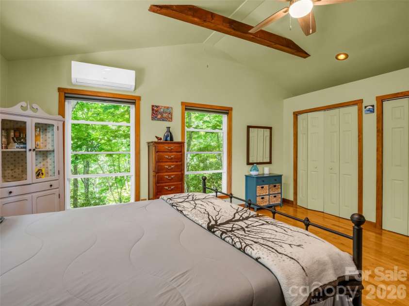 20 Kimberly Road, Black Mountain, NC 28711.  MLS# CAR4400937, YatesRealty ID 36599. 