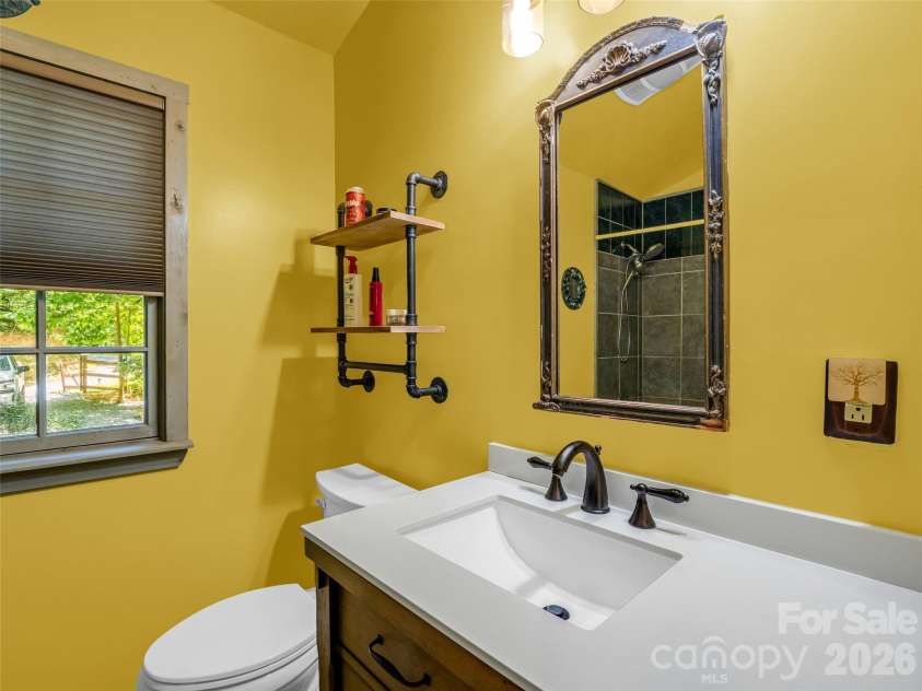 20 Kimberly Road, Black Mountain, NC 28711.  MLS# CAR4400937, YatesRealty ID 36599. 