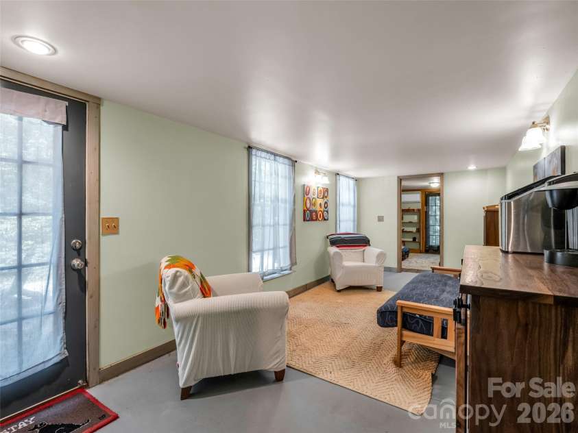 20 Kimberly Road, Black Mountain, NC 28711.  MLS# CAR4400937, YatesRealty ID 36599. 