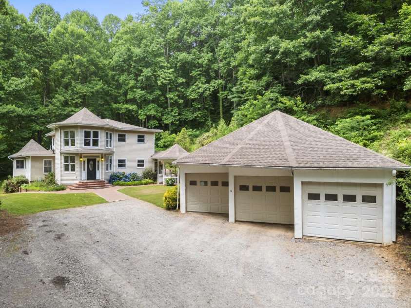 235 Kinder Lane, Canton, NC 28716.  MLS# CAR4270406, YatesRealty ID 366. 