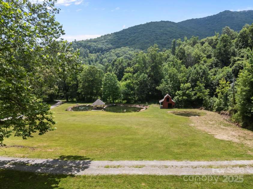 235 Kinder Lane, Canton, NC 28716.  MLS# CAR4270406, YatesRealty ID 366. 
