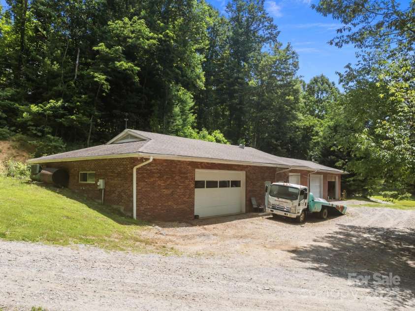 235 Kinder Lane, Canton, NC 28716.  MLS# CAR4270406, YatesRealty ID 366. 