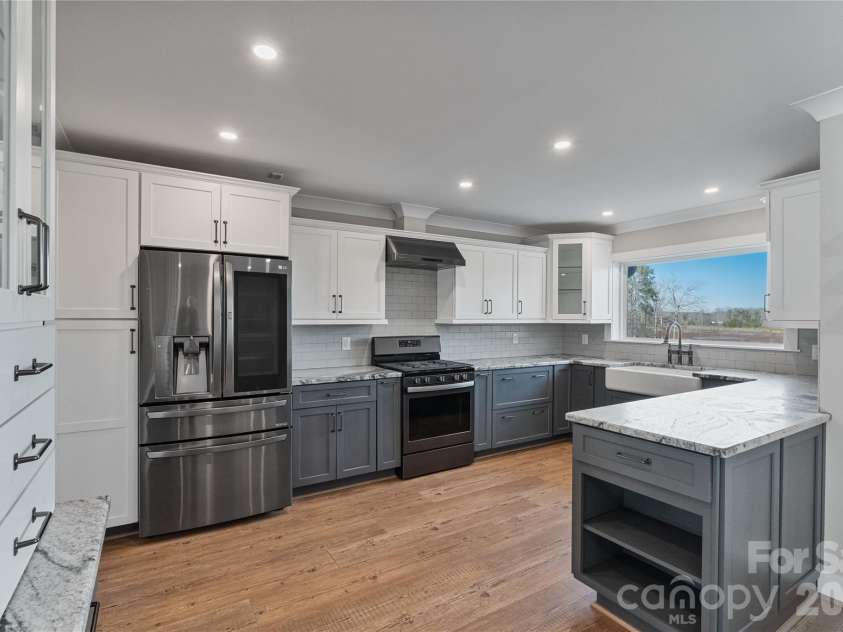 1780 Sierra Road, York, SC 29745.  MLS# CAR4335918, YatesRealty ID 3660. Main house kitchen