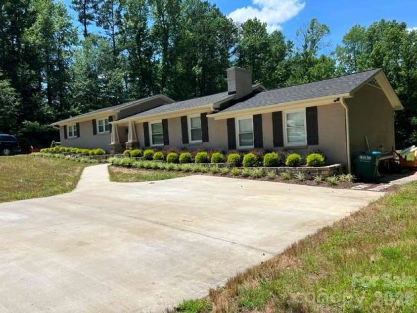 903 8th Street, Bessemer City, NC 28016.  MLS# CAR4398416, YatesRealty ID 36600. 