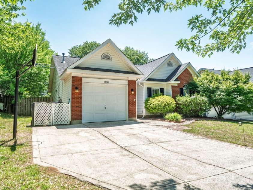 13908 Mcgloughlin Way Court, Charlotte, NC 28273.  MLS# CAR4384683, YatesRealty ID 36601. 