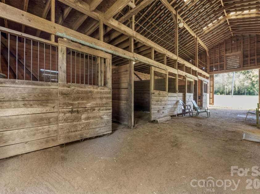 320 Huffstetler Lake Road, Dallas, NC 28034.  MLS# CAR4383842, YatesRealty ID 36603. 