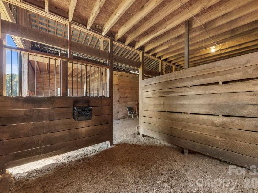 320 Huffstetler Lake Road, Dallas, NC 28034.  MLS# CAR4383842, YatesRealty ID 36603. 