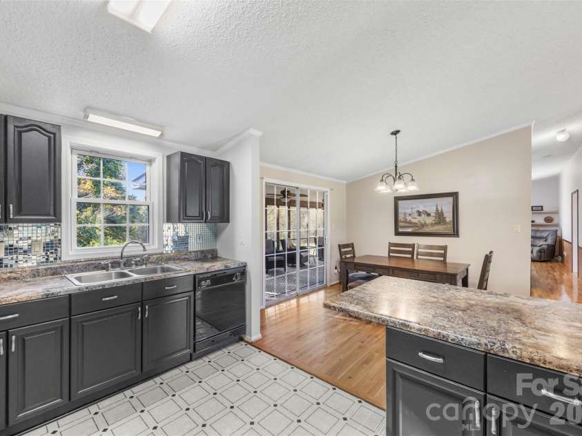 320 Huffstetler Lake Road, Dallas, NC 28034.  MLS# CAR4383842, YatesRealty ID 36603. 