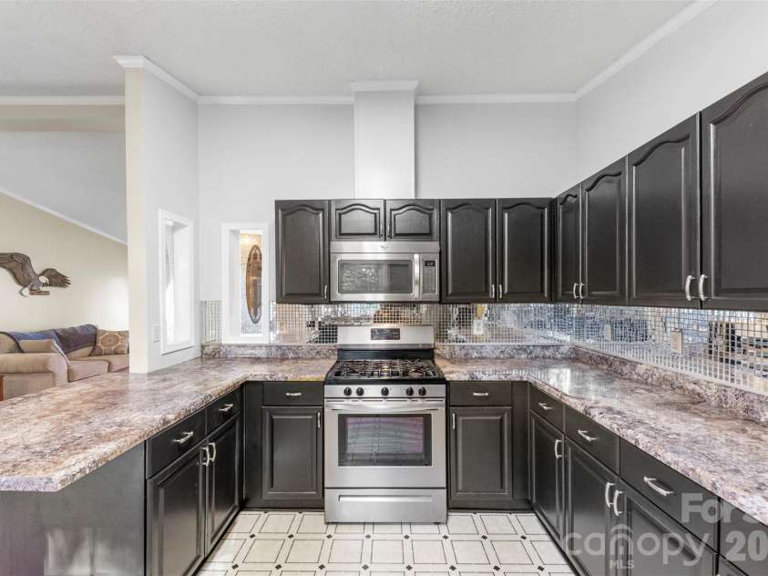 320 Huffstetler Lake Road, Dallas, NC 28034.  MLS# CAR4383842, YatesRealty ID 36603. 