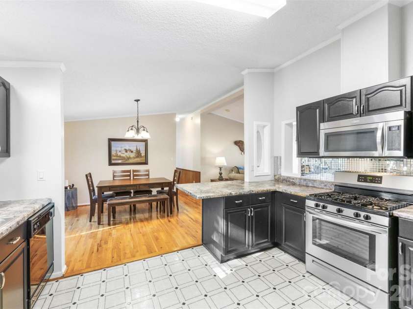 320 Huffstetler Lake Road, Dallas, NC 28034.  MLS# CAR4383842, YatesRealty ID 36603. 