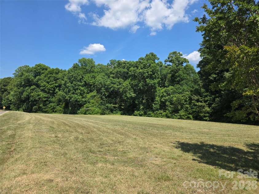 320 Huffstetler Lake Road, Dallas, NC 28034.  MLS# CAR4383842, YatesRealty ID 36603. 